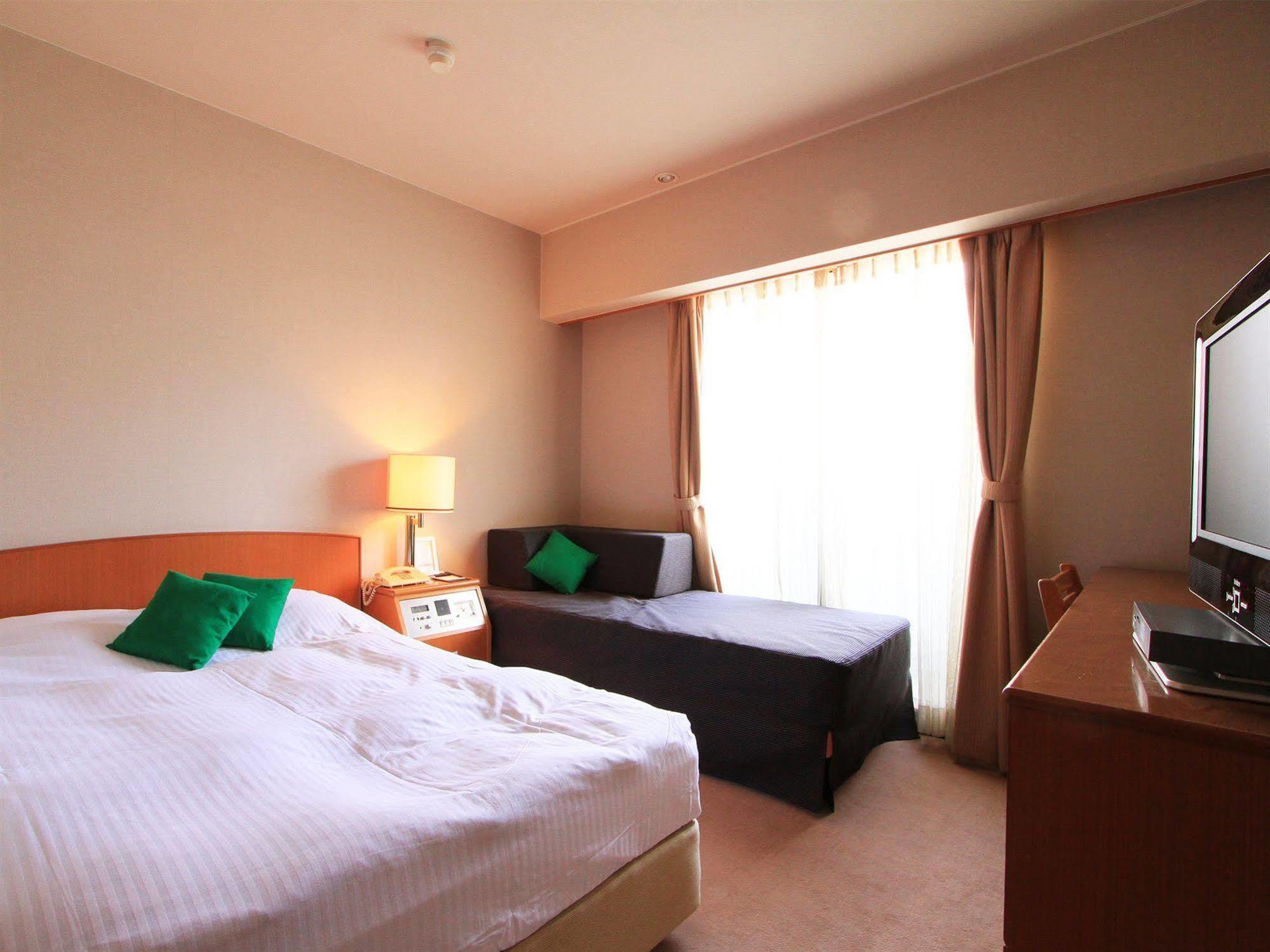Daiichi Grand Hotel Kobe Sannomiya Bagian luar foto