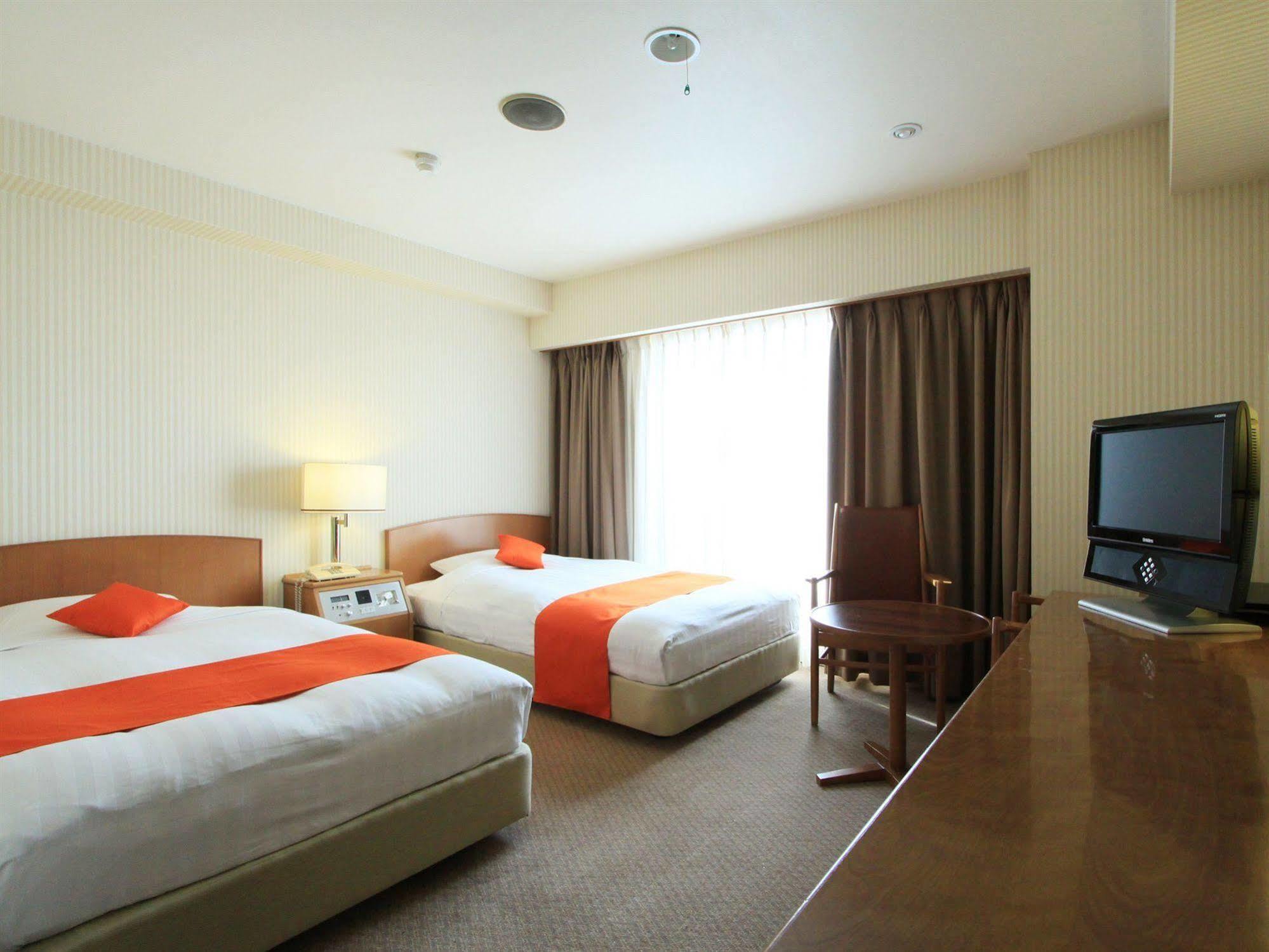 Daiichi Grand Hotel Kobe Sannomiya Bagian luar foto